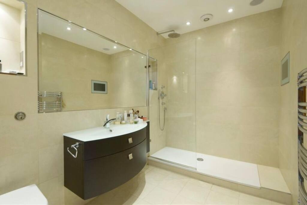 Designer 2 Bedroom Pimlico Londra Esterno foto