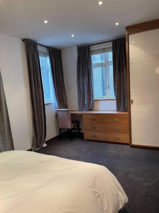 Designer 2 Bedroom Pimlico Londra Esterno foto